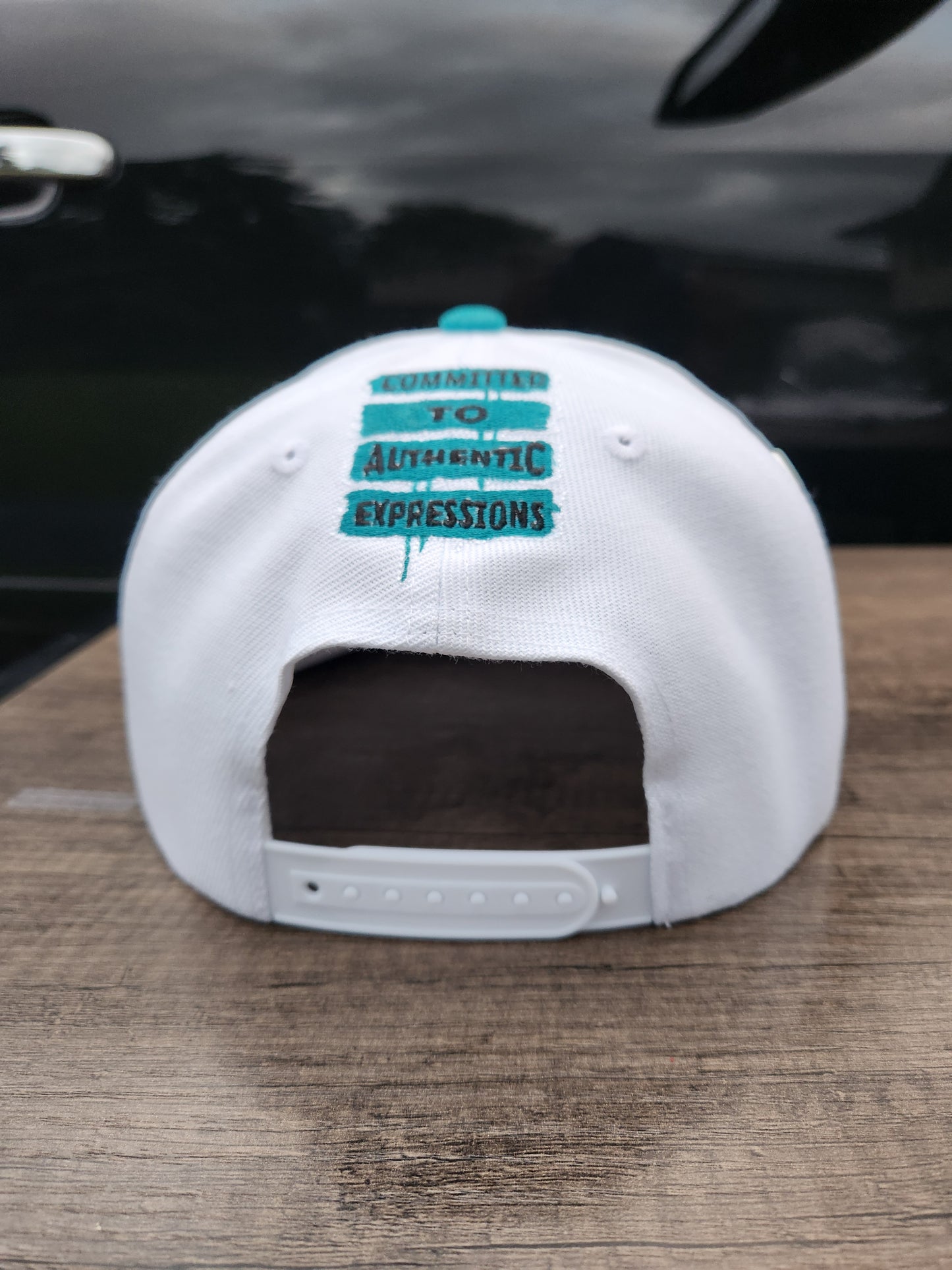 đ Flowatious⢠âHeartistâ Snapback â For Those Who Paint Life with Love