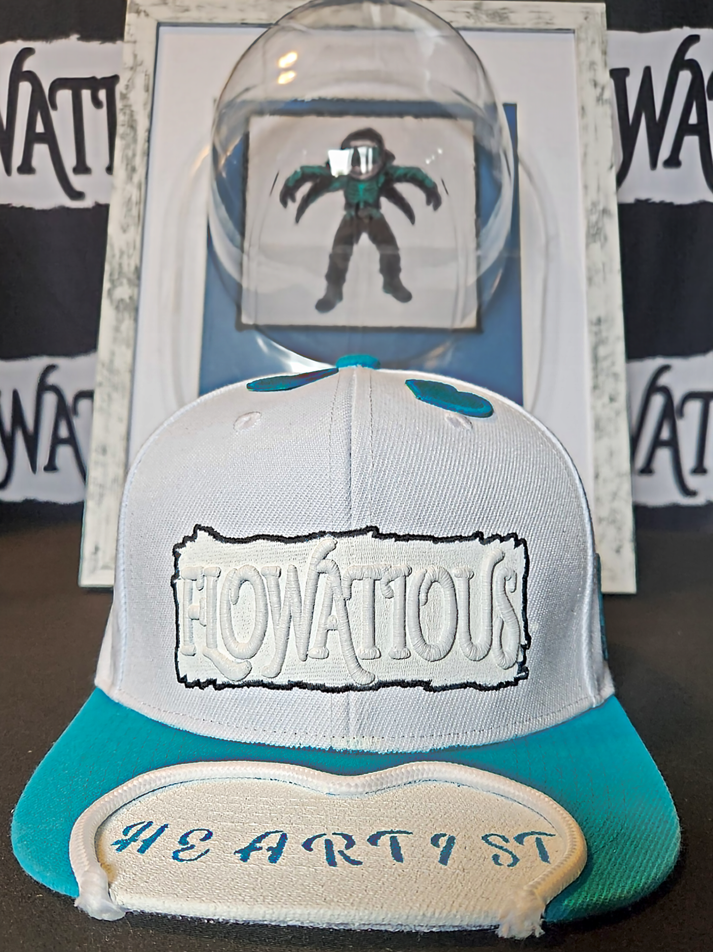 đ Flowatious⢠âHeartistâ Snapback â For Those Who Paint Life with Love